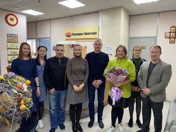 Коллектив ООО «Компании «Нипетойл» поздравляет нашу сотрудницу Елену с днем рождения.