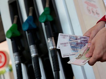 53 рубля – ожидаемая цена бензина в следующем году